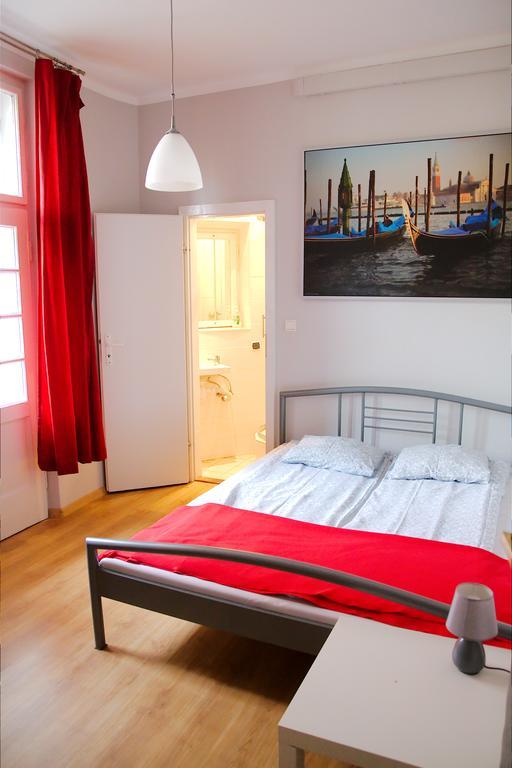 Tramp Aparthostel Cracovie Chambre photo